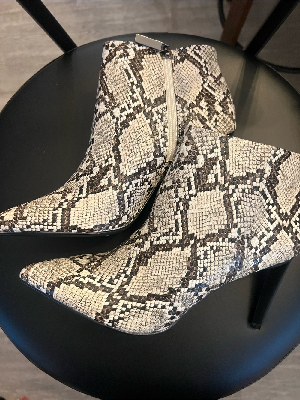 NEW - Snake-Print Pointed Toe Ankle Boots - 3.5” heel Kendall and Kylie size 8